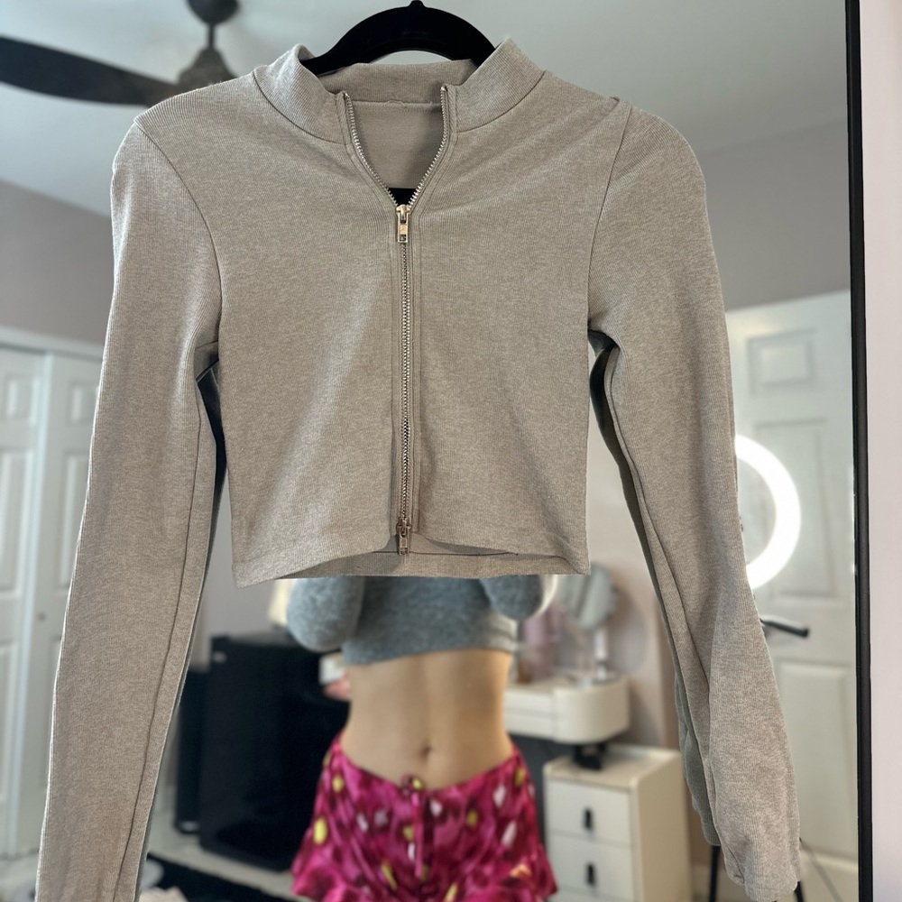 Cropped zip up top